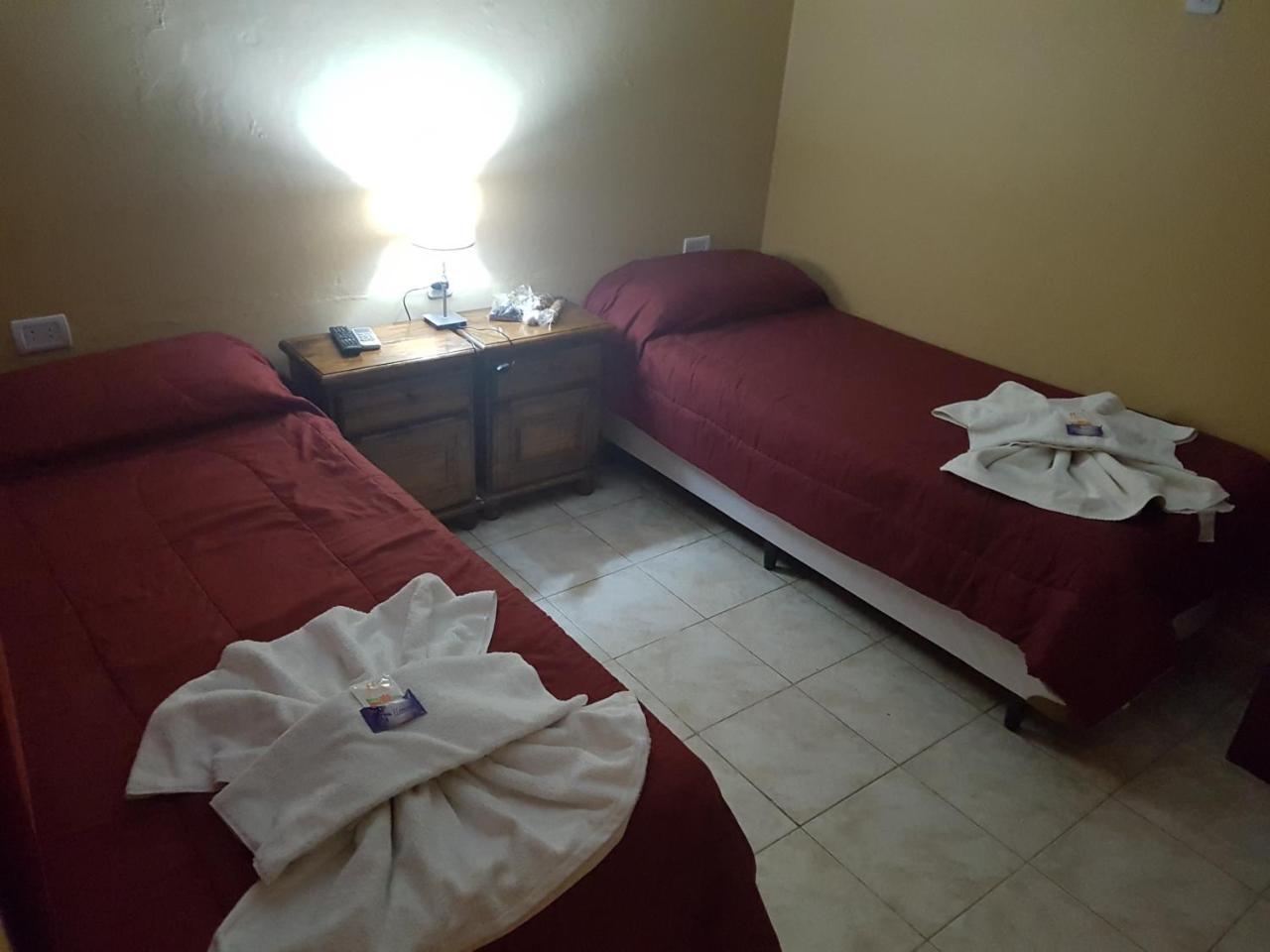 Hostal Sante Тиногаста Екстериор снимка